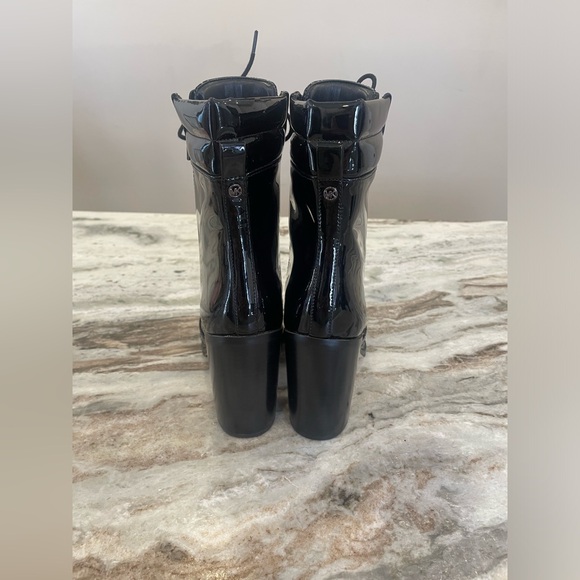 NWOT MICHAEL KORS ROSARIO PATENT LEATHER BLACK LACE-UP SIDE ZIP BOOT - Picture 5 of 10